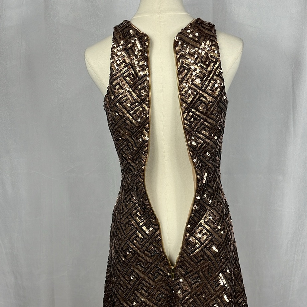 Dress The Population Mia Sequin Dress in Gold. - Picture 7 of 10
